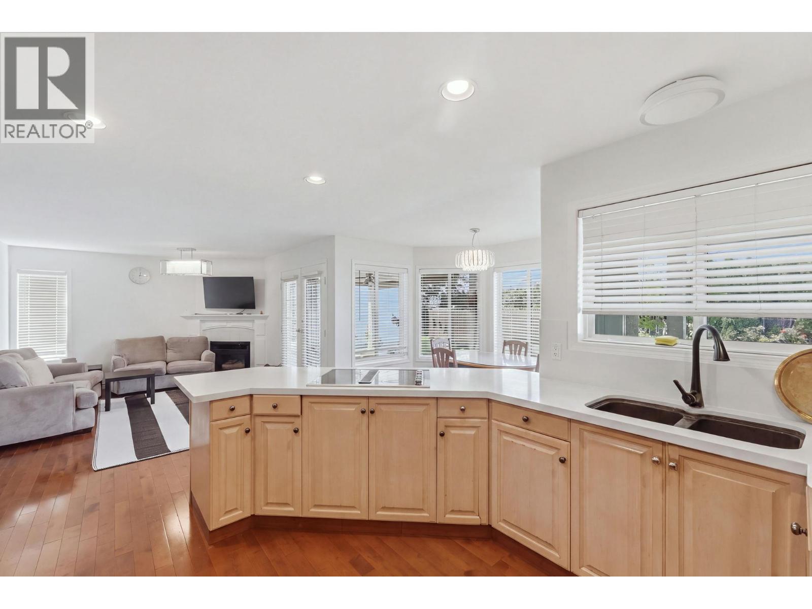 348 Phipps Crescent, Kelowna, British Columbia  V1X 7N8 - Photo 11 - 10398886