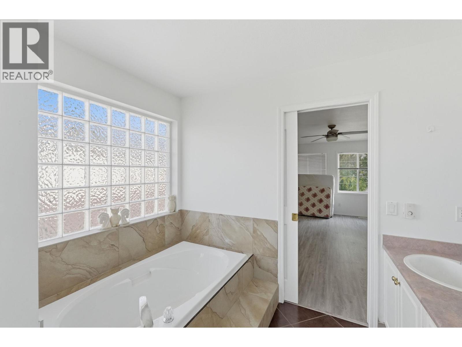 348 Phipps Crescent, Kelowna, British Columbia  V1X 7N8 - Photo 20 - 10398886