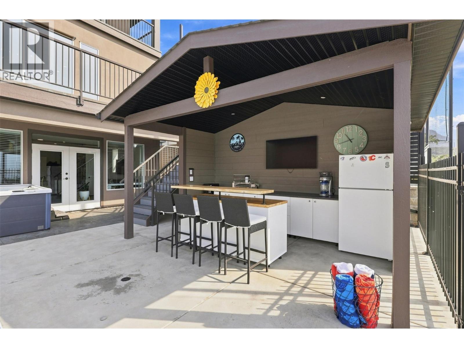 3030 Visao Court, Kamloops, British Columbia  V2H 0C6 - Photo 6 - 10399125