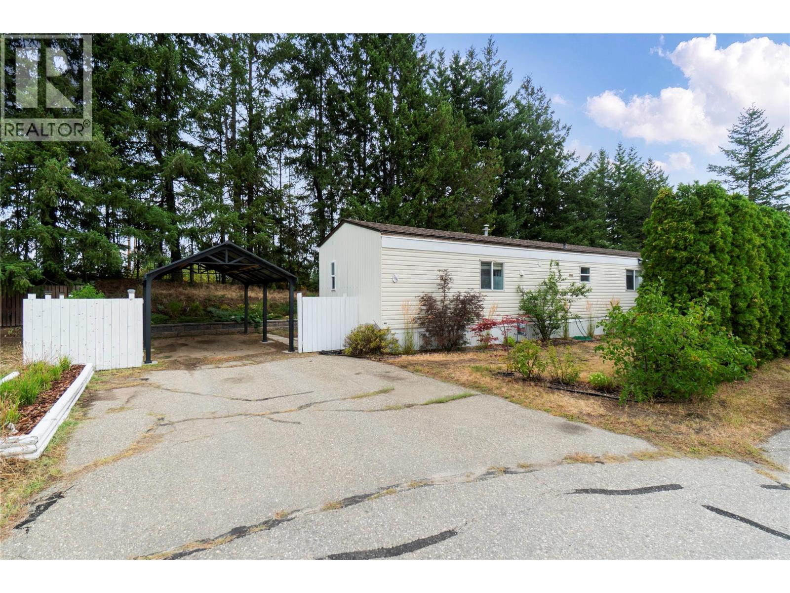 1361 30 Street Se Unit# 85, Salmon Arm, British Columbia  V1E 2N4 - Photo 2 - 10398269