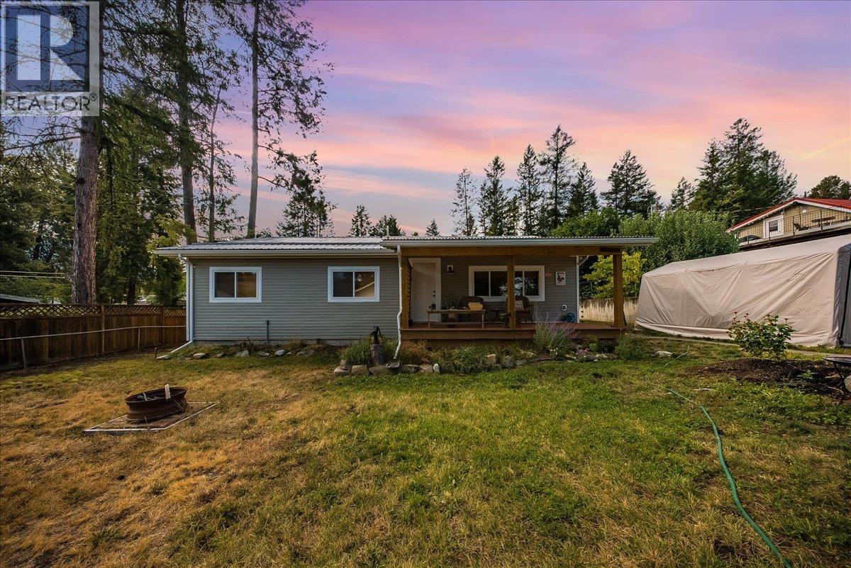 91 Holmes Road, Christina Lake, British Columbia  V0H 1E0 - Photo 1 - 10399080