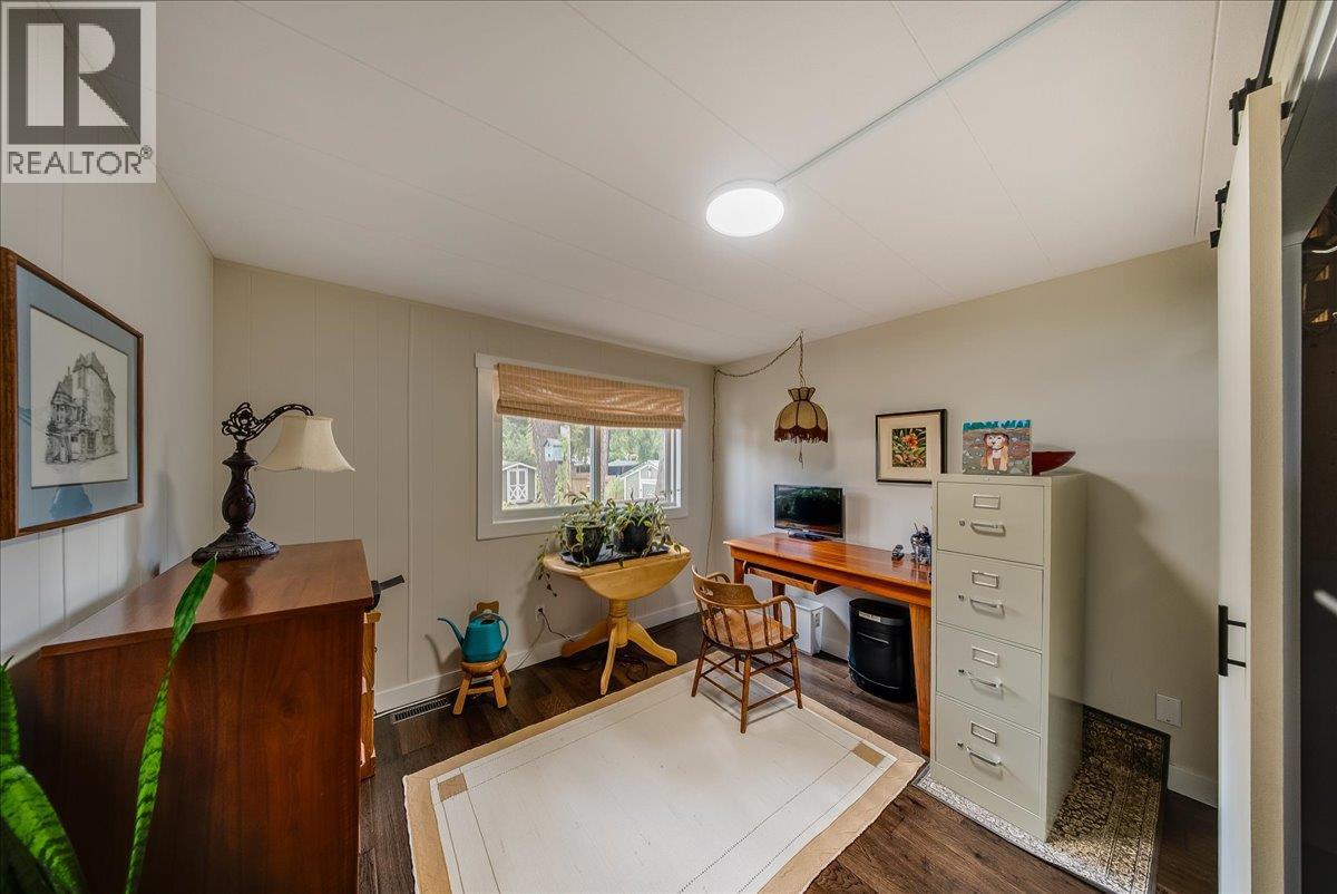 91 Holmes Road, Christina Lake, British Columbia  V0H 1E0 - Photo 23 - 10399080