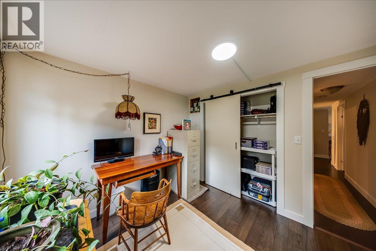 91 Holmes Road, Christina Lake, British Columbia  V0H 1E0 - Photo 24 - 10399080