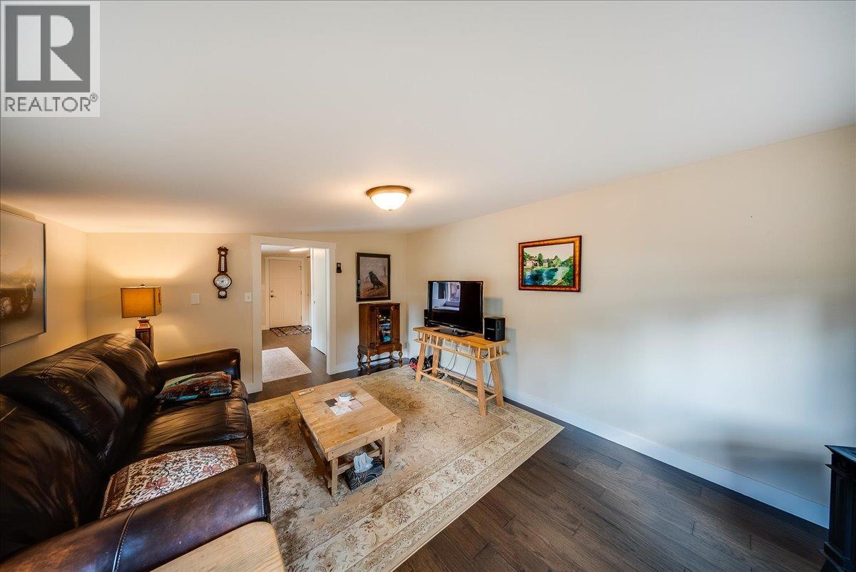 91 Holmes Road, Christina Lake, British Columbia  V0H 1E0 - Photo 29 - 10399080