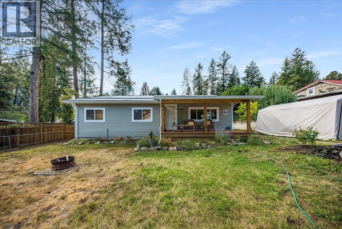 91 Holmes Road, Christina Lake, British Columbia  V0H 1E0 - Photo 33 - 10399080