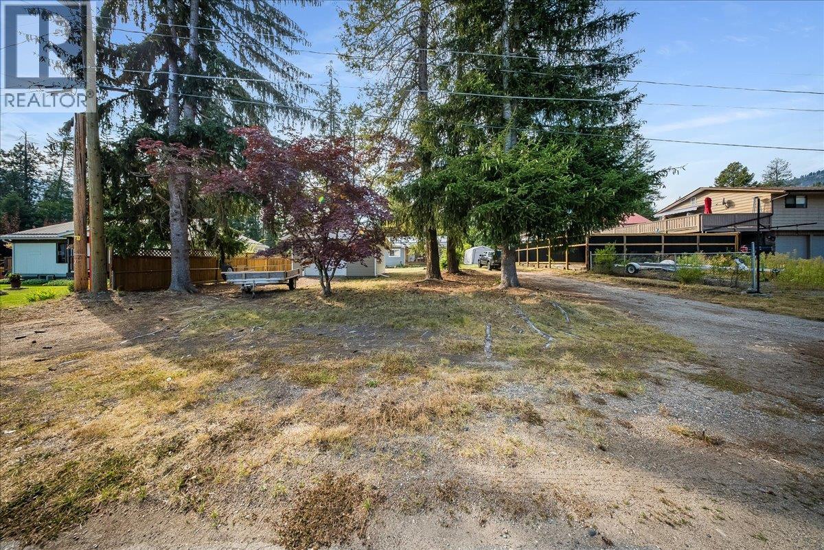 91 Holmes Road, Christina Lake, British Columbia  V0H 1E0 - Photo 34 - 10399080