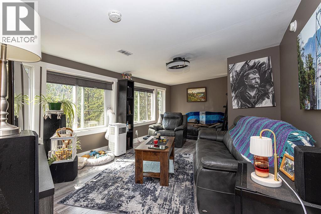 5371 Princeton Avenue Unit# 12, Peachland, British Columbia  V0H 1X8 - Photo 11 - 10399179
