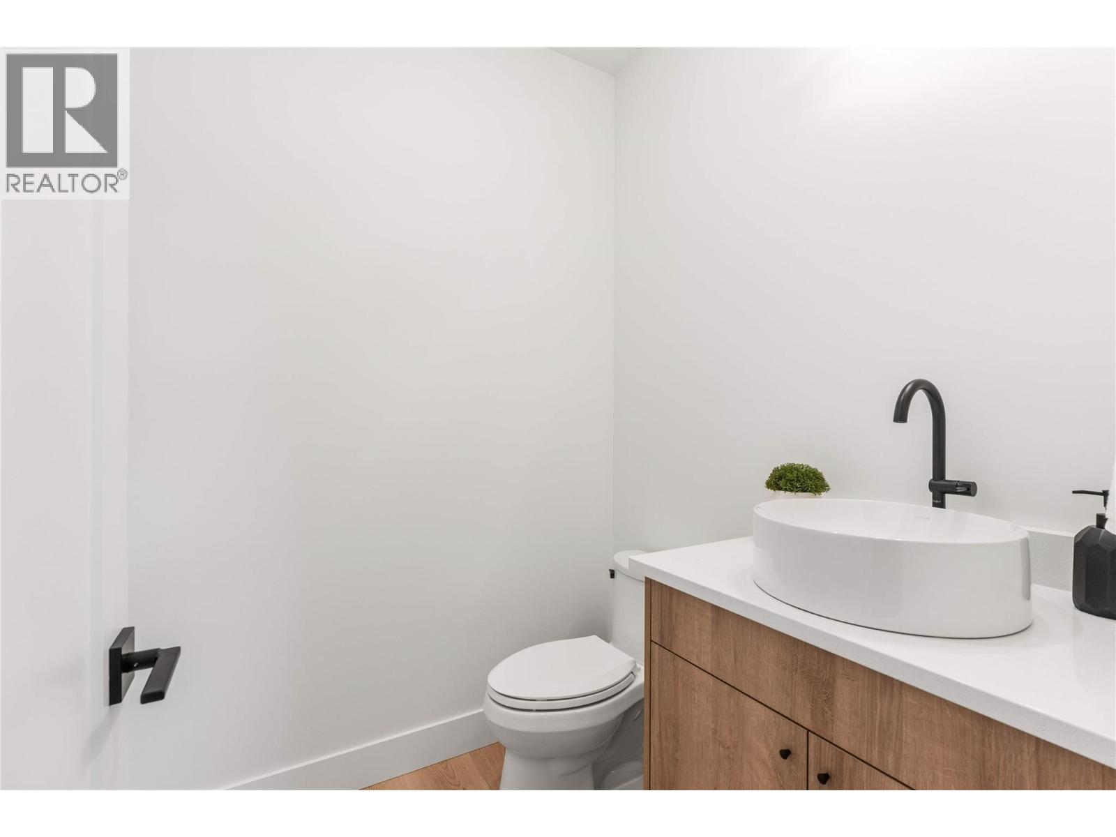 7920 Kidston Road Unit# 11, Coldstream, British Columbia  V1B 0B4 - Photo 5 - 10399171