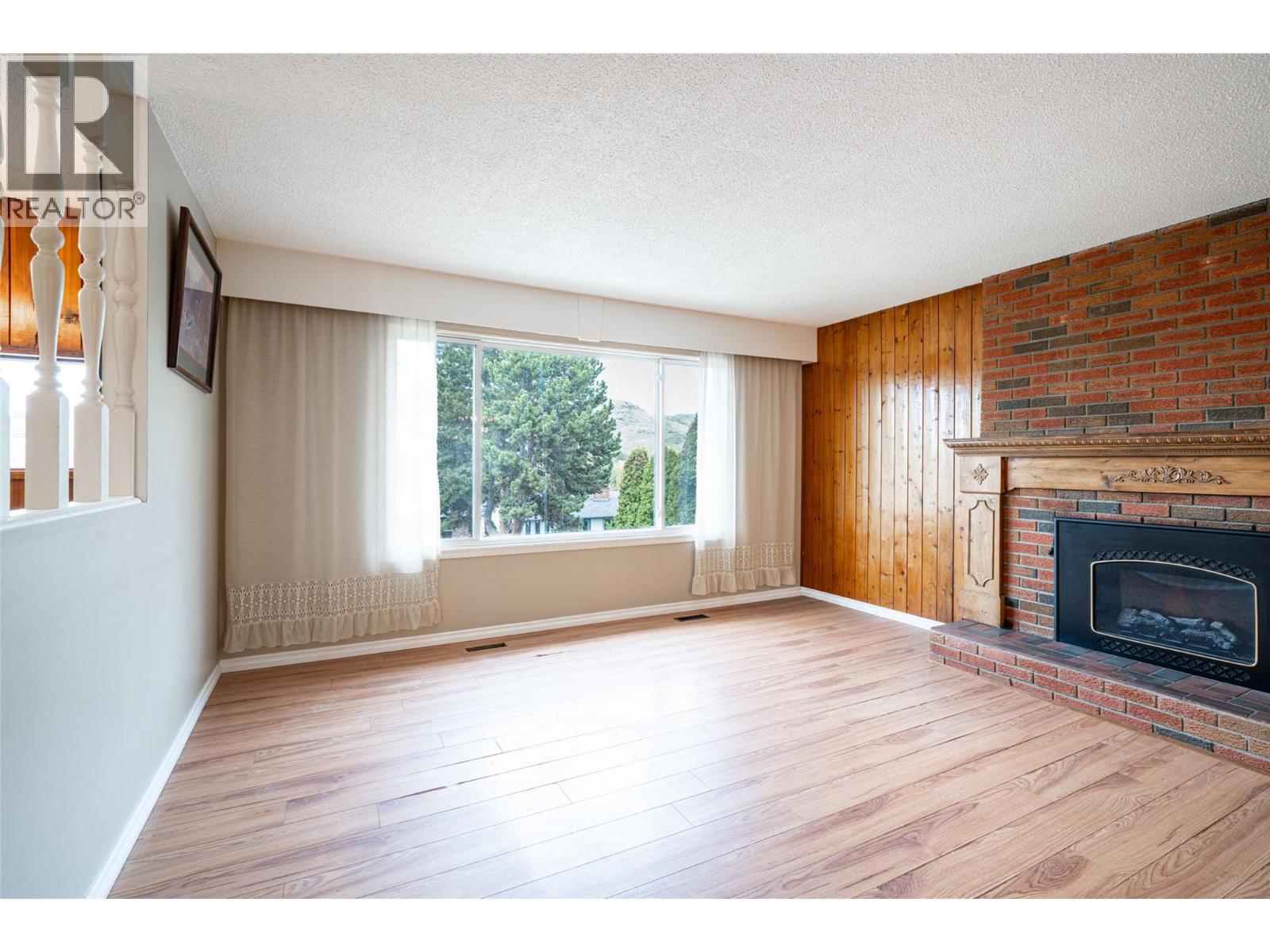 11506 Briar Drive, Coldstream, British Columbia  V1B 2A5 - Photo 7 - 10399142