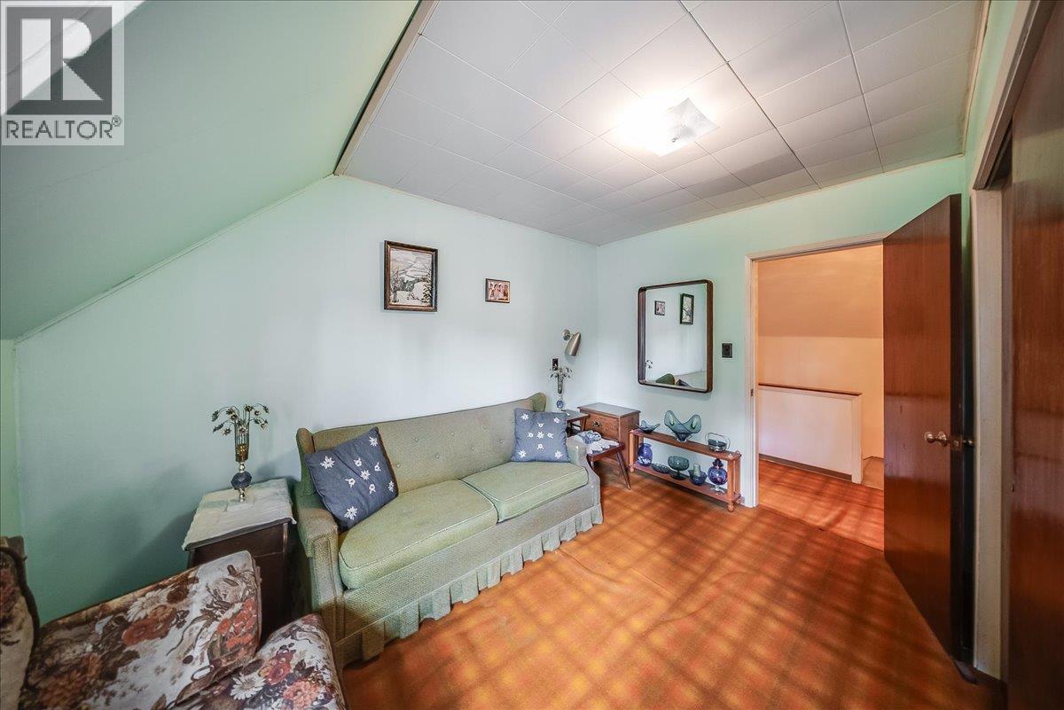 1924 Davis Street, Rossland, British Columbia  V0G 1Y0 - Photo 15 - 10399140