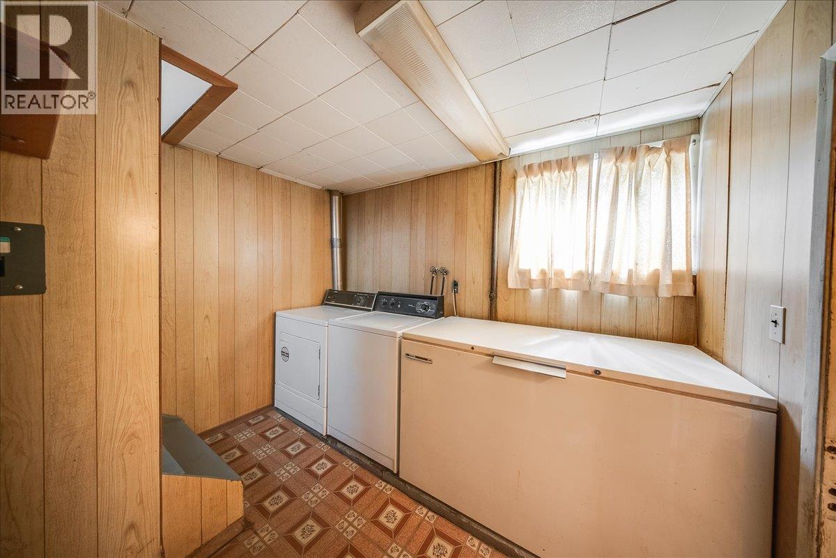 1924 Davis Street, Rossland, British Columbia  V0G 1Y0 - Photo 20 - 10399140