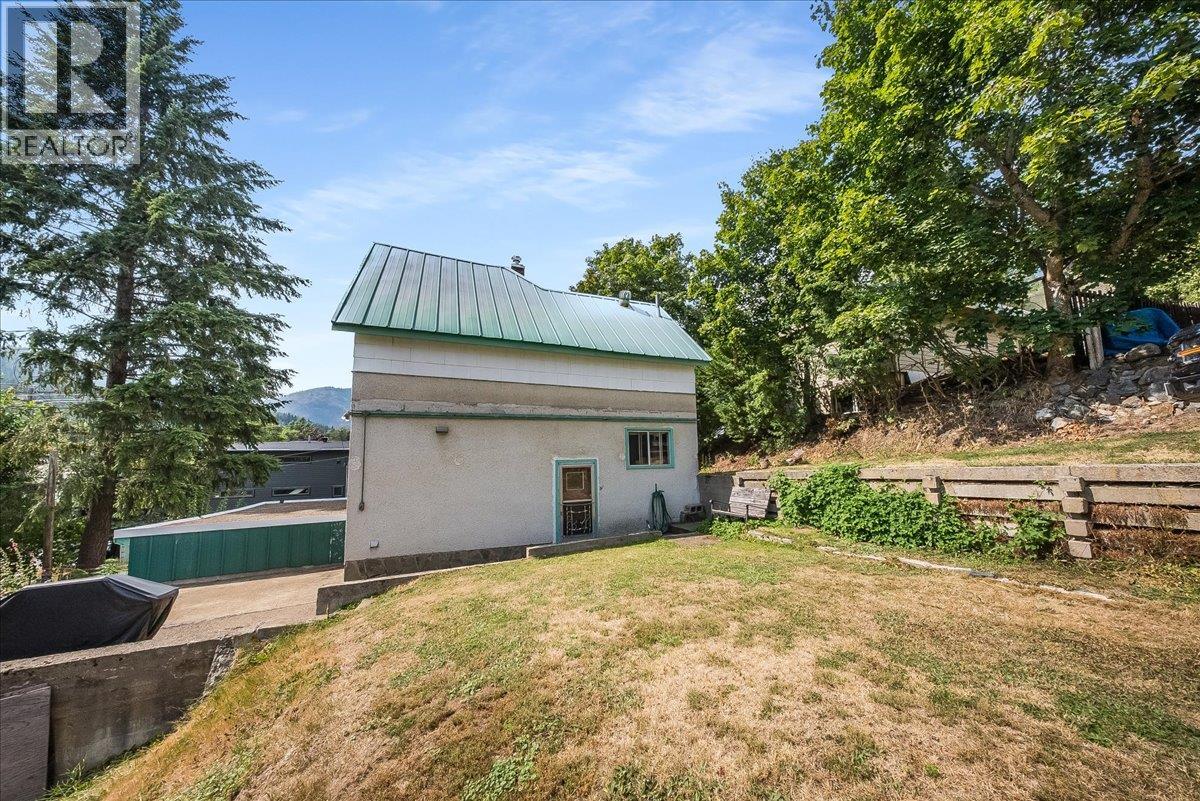 1924 Davis Street, Rossland, British Columbia  V0G 1Y0 - Photo 29 - 10399140
