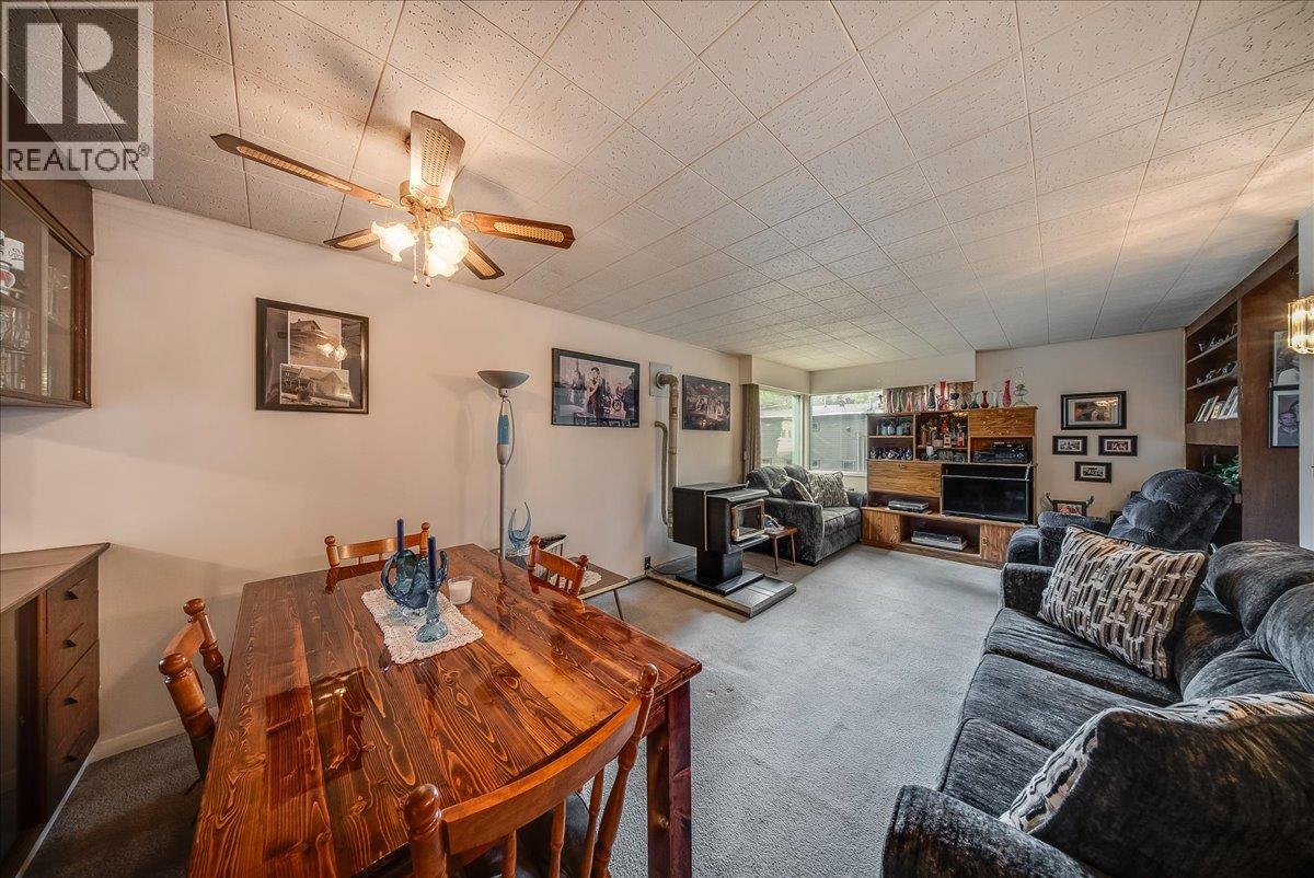 1924 Davis Street, Rossland, British Columbia  V0G 1Y0 - Photo 8 - 10399140