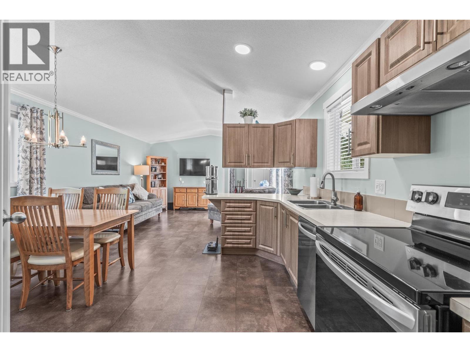 2500 97b Highway Se Unit# 141, Salmon Arm, British Columbia  V1E 1C2 - Photo 10 - 10399138