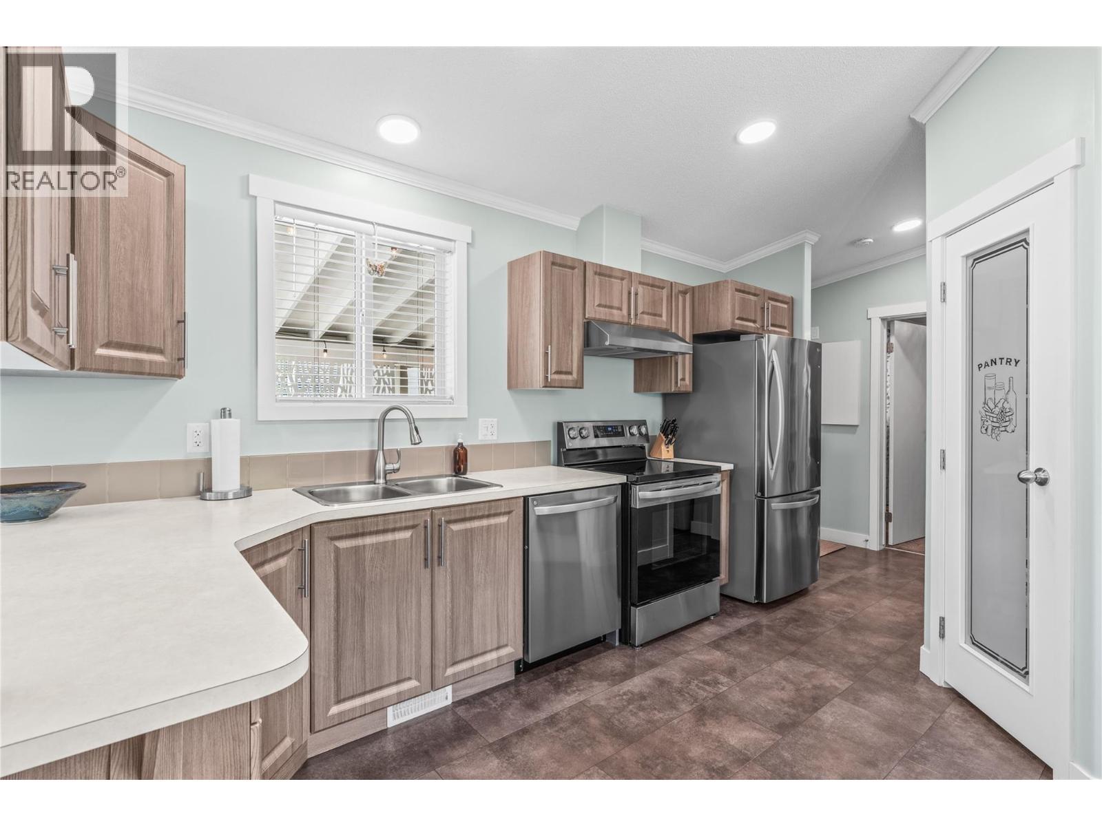 2500 97b Highway Se Unit# 141, Salmon Arm, British Columbia  V1E 1C2 - Photo 9 - 10399138
