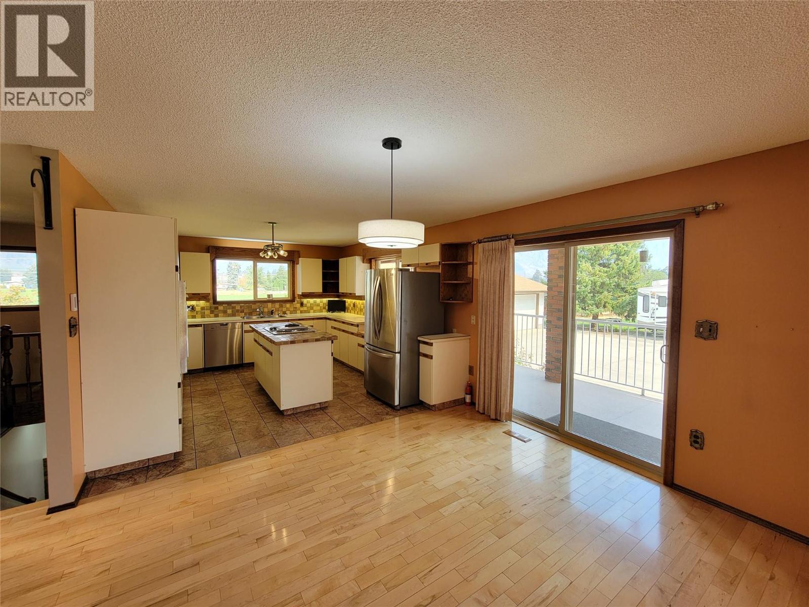 230 12th Avenue, Keremeos, British Columbia  V0X 1N3 - Photo 13 - 10399192