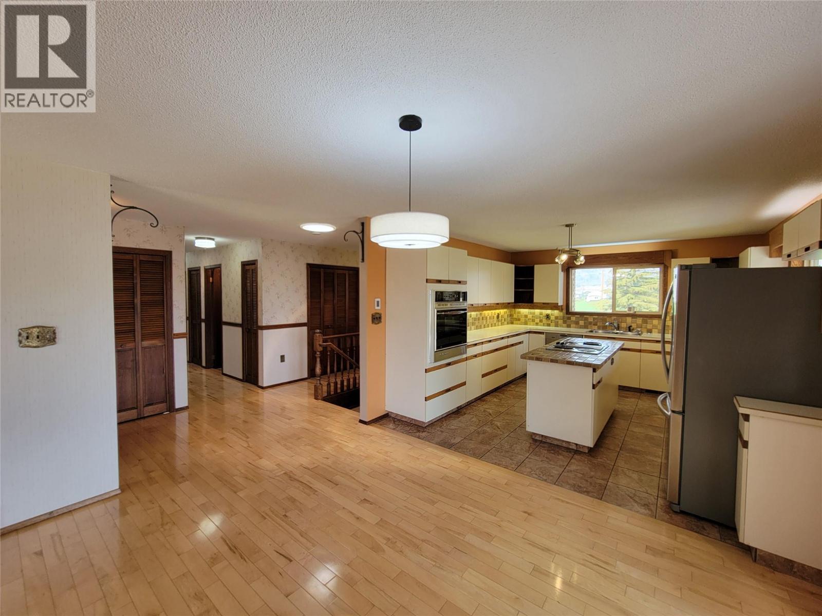 230 12th Avenue, Keremeos, British Columbia  V0X 1N3 - Photo 14 - 10399192