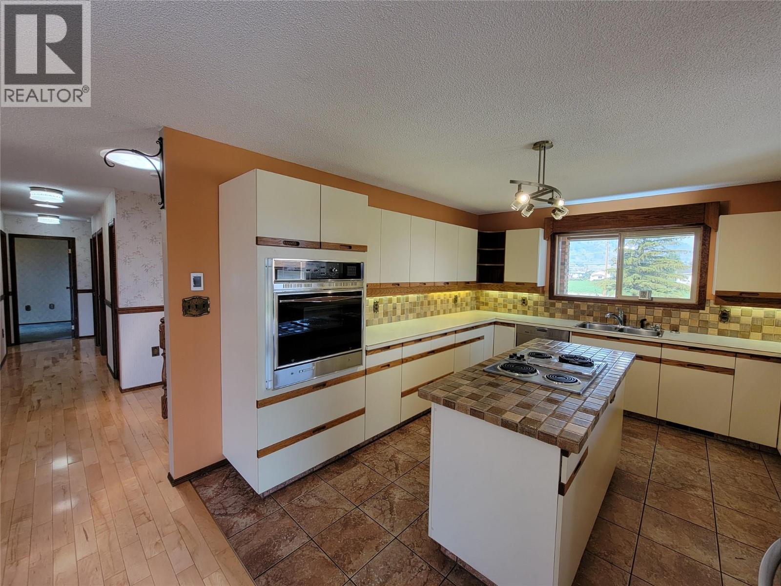 230 12th Avenue, Keremeos, British Columbia  V0X 1N3 - Photo 15 - 10399192