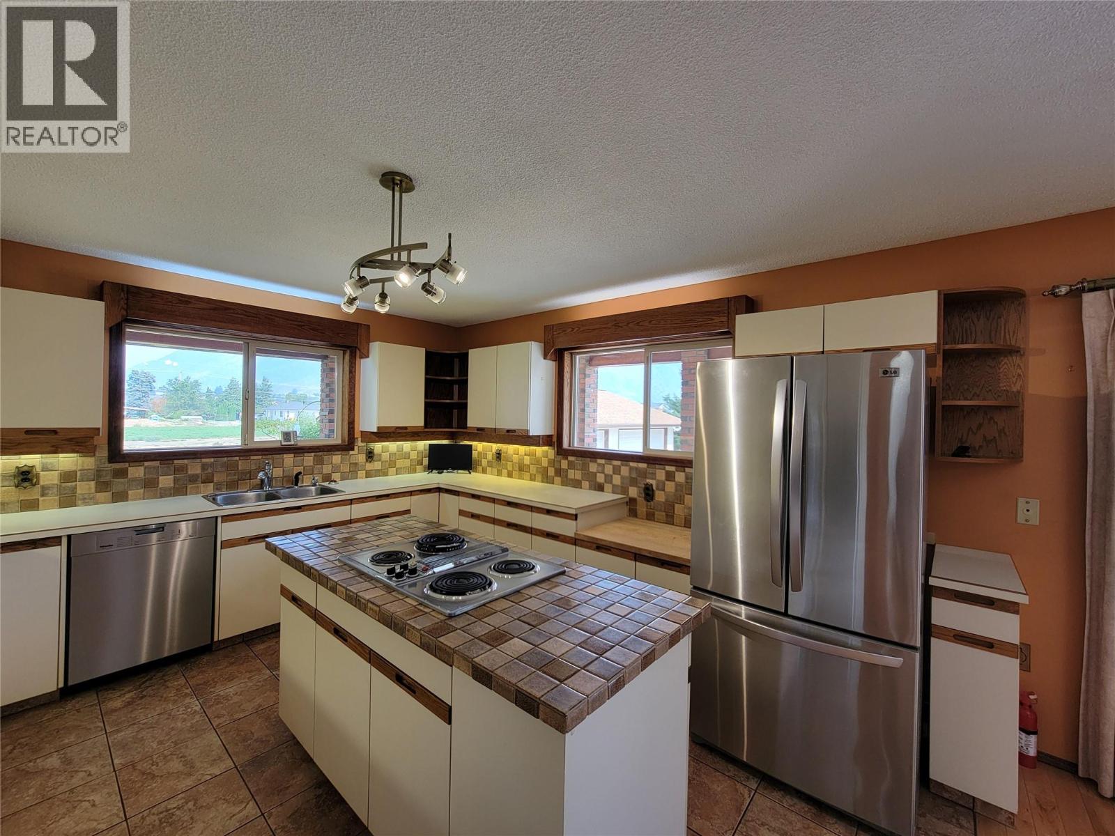 230 12th Avenue, Keremeos, British Columbia  V0X 1N3 - Photo 16 - 10399192