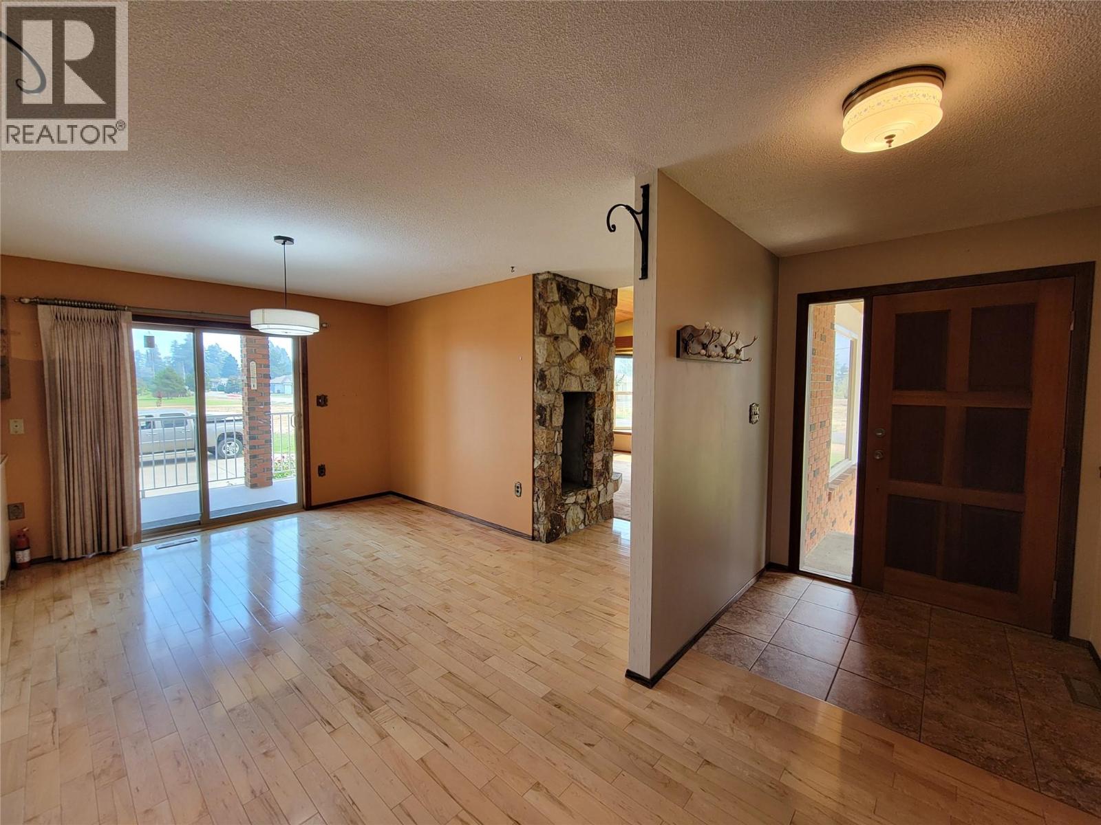 230 12th Avenue, Keremeos, British Columbia  V0X 1N3 - Photo 28 - 10399192