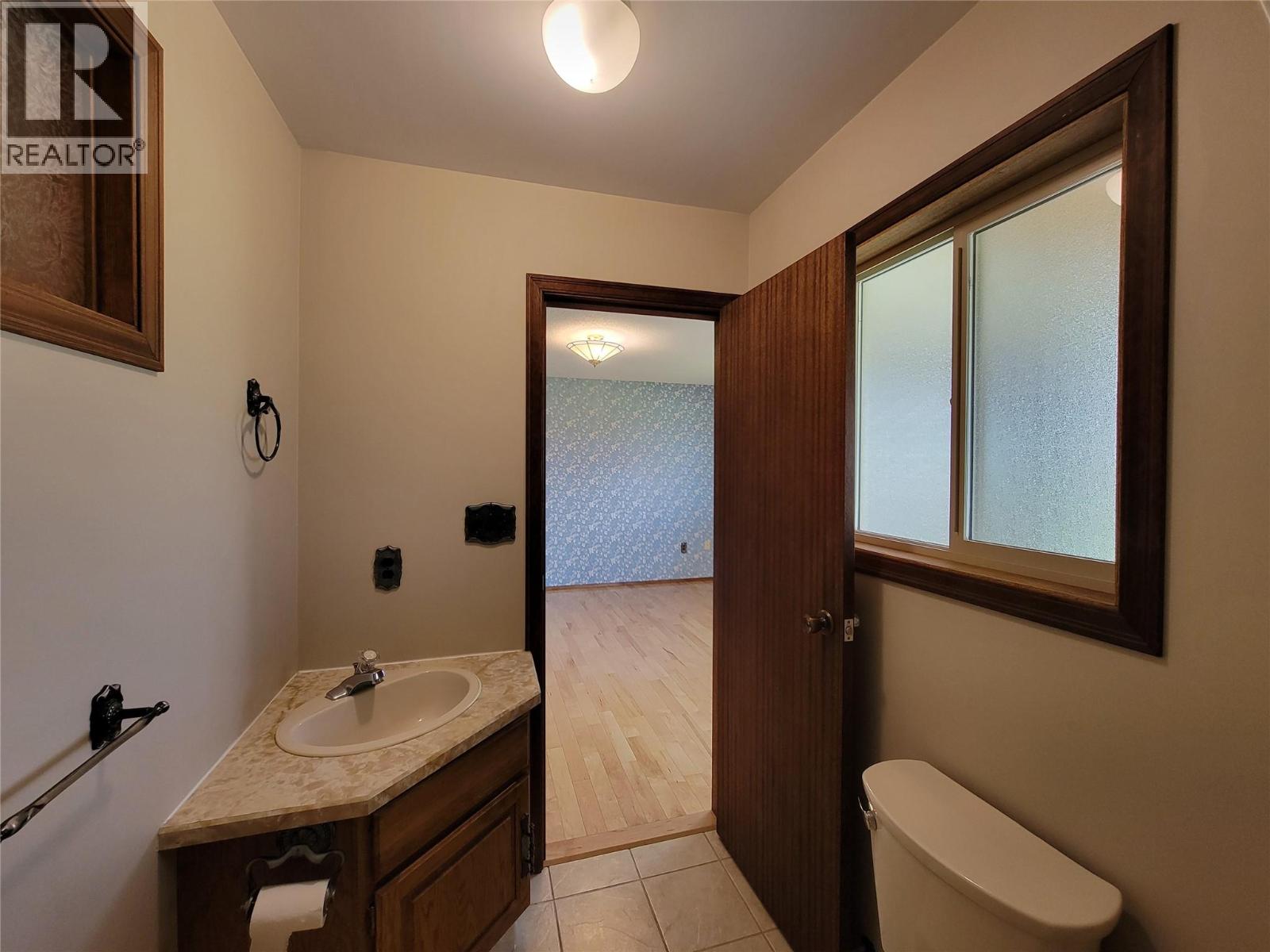 230 12th Avenue, Keremeos, British Columbia  V0X 1N3 - Photo 36 - 10399192