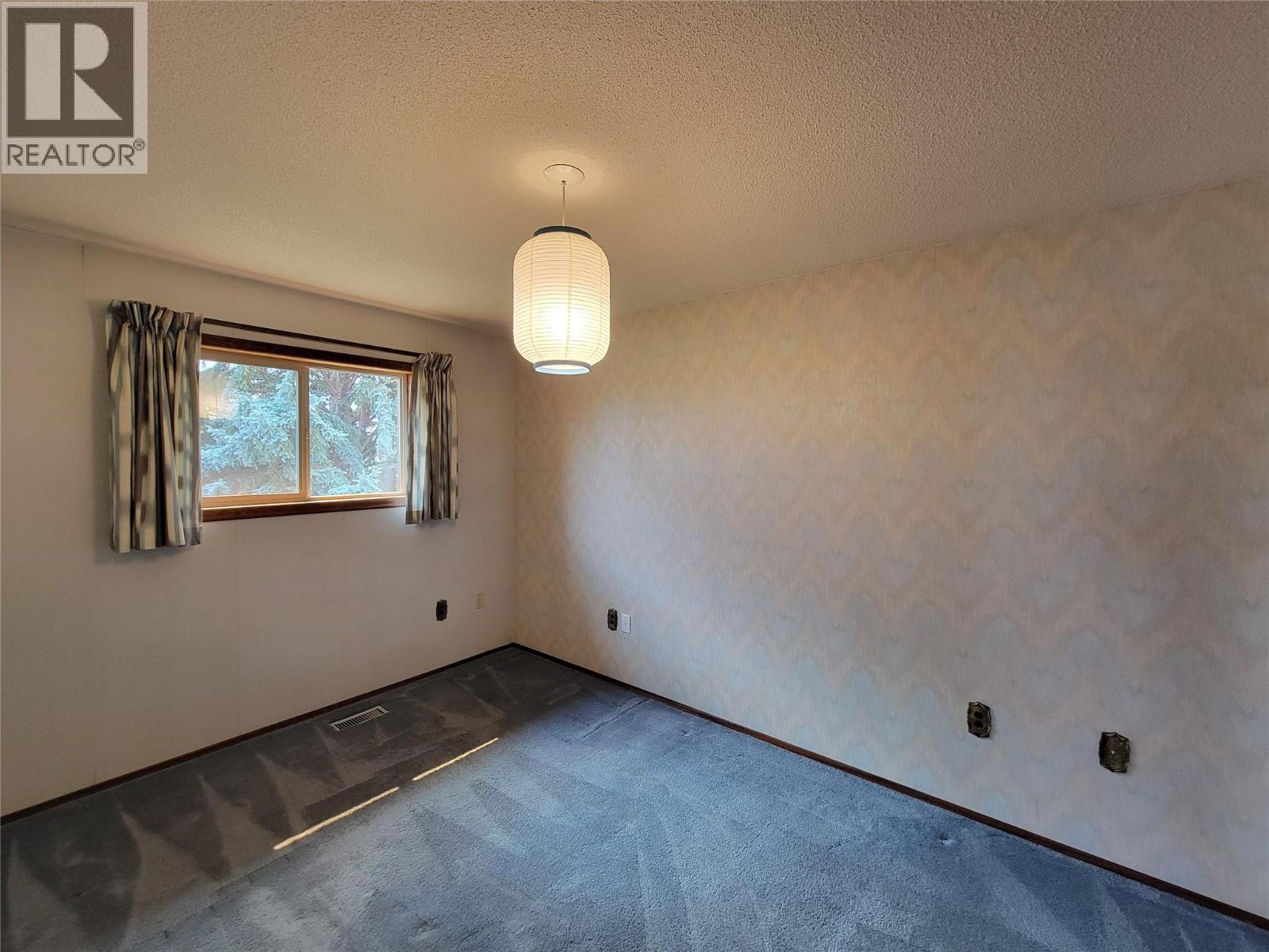 230 12th Avenue, Keremeos, British Columbia  V0X 1N3 - Photo 37 - 10399192