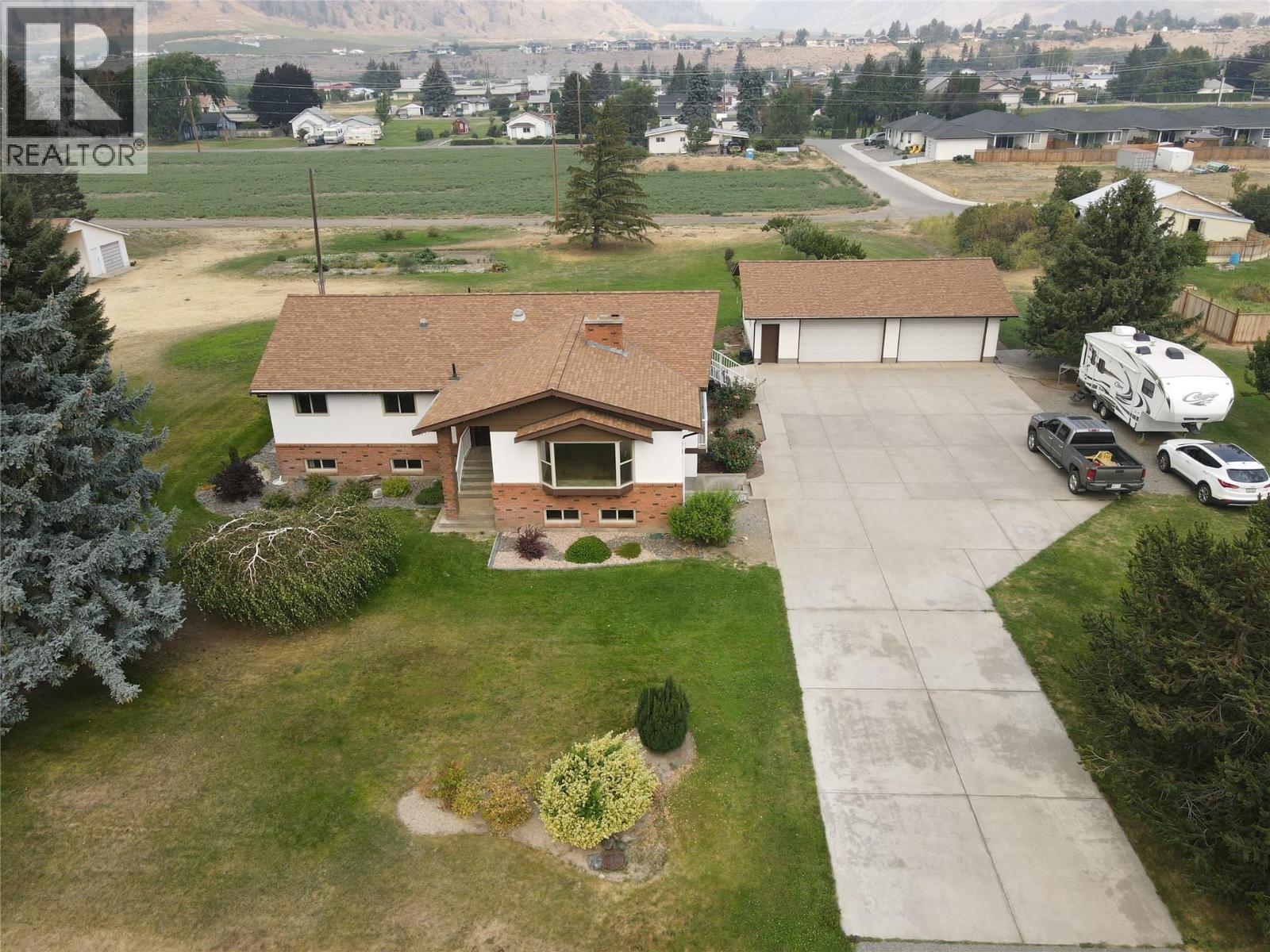 230 12th Avenue, Keremeos, British Columbia  V0X 1N3 - Photo 5 - 10399192