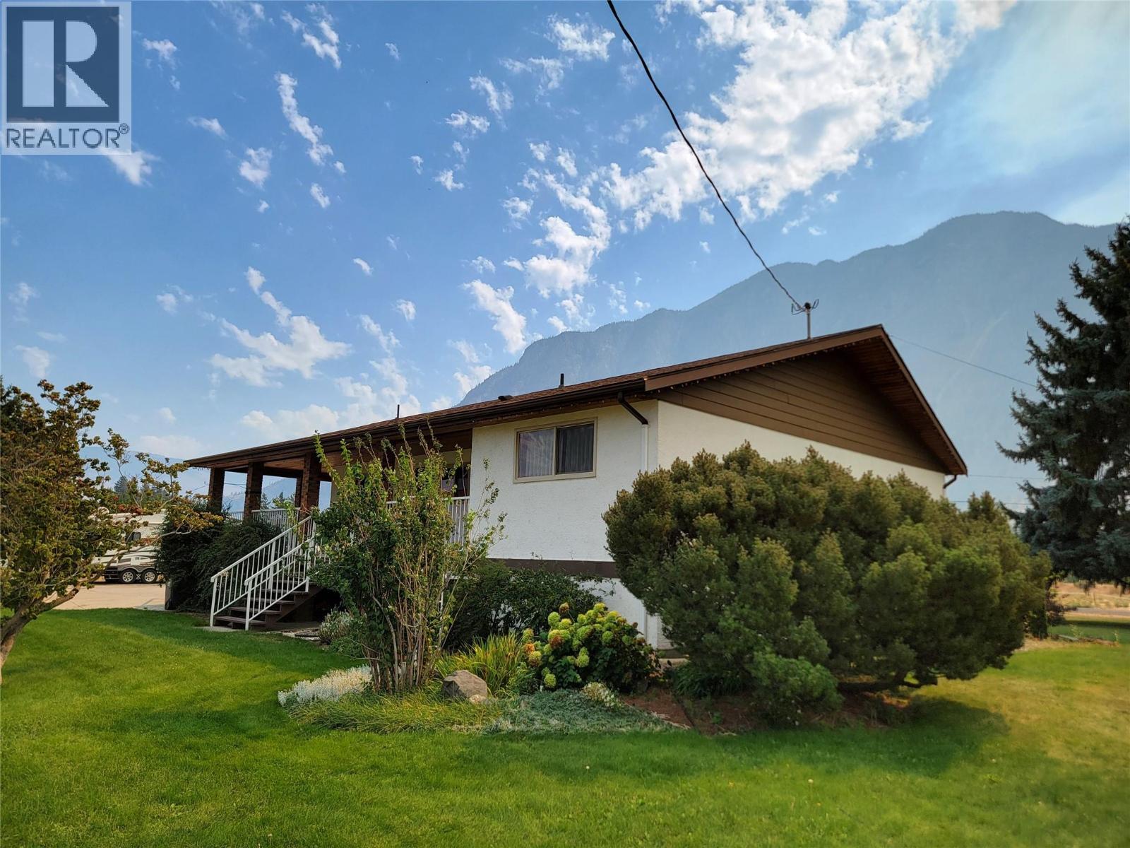 230 12th Avenue, Keremeos, British Columbia  V0X 1N3 - Photo 64 - 10399192