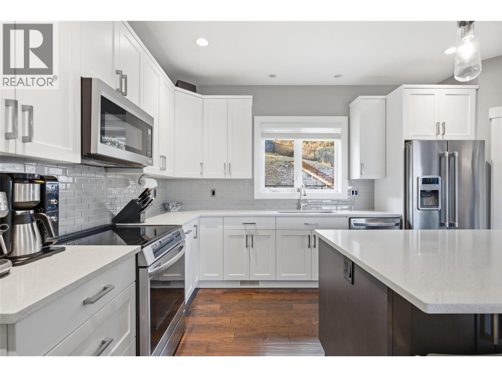 1981 Galore Crescent, Kamloops, British Columbia  V2E 0A7 - Photo 9 - 10399129