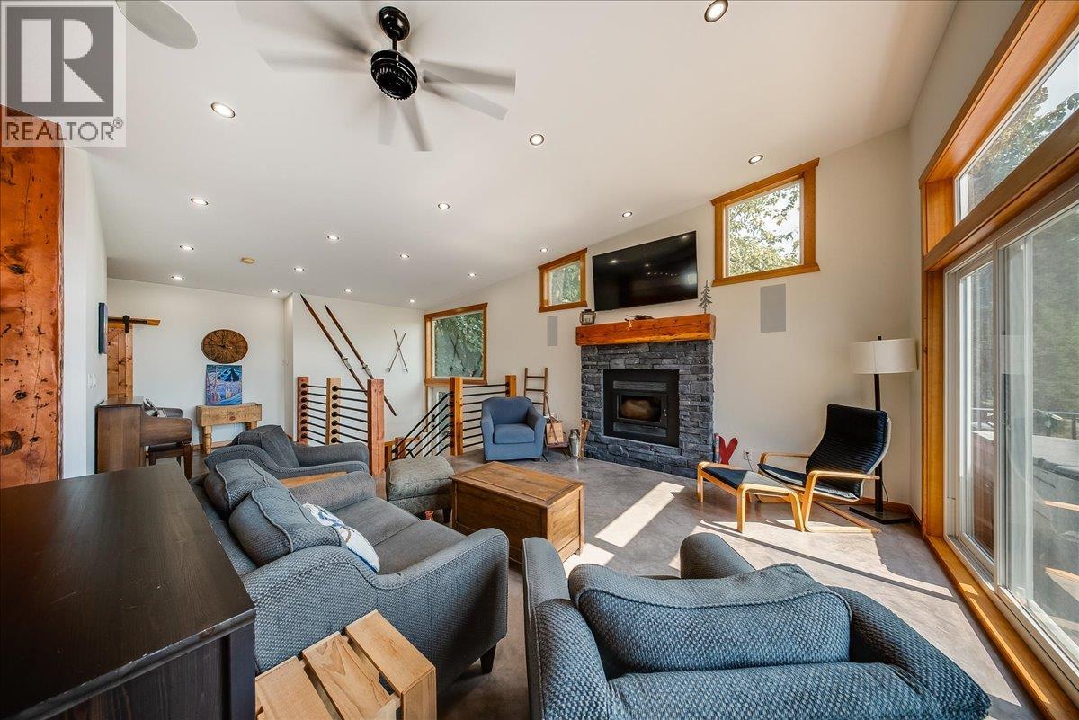 1715a Leroi Avenue, Rossland, British Columbia  V0G 1Y0 - Photo 12 - 10398986