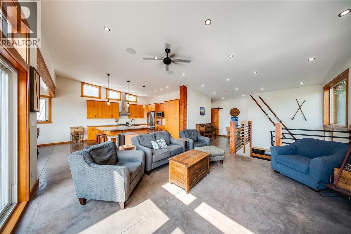 1715a Leroi Avenue, Rossland, British Columbia  V0G 1Y0 - Photo 16 - 10398986