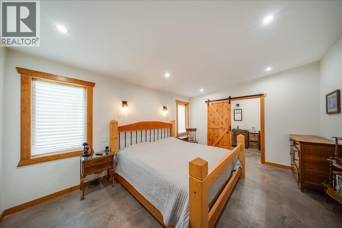 1715a Leroi Avenue, Rossland, British Columbia  V0G 1Y0 - Photo 26 - 10398986