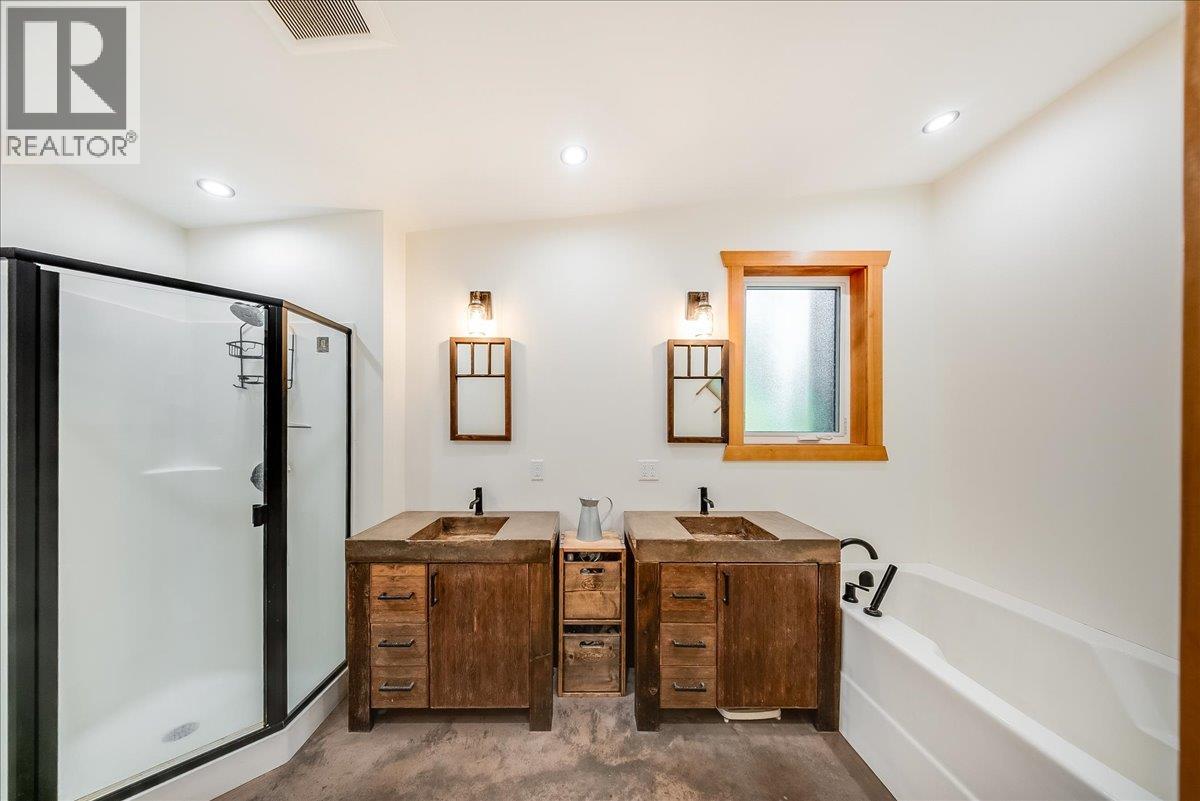 1715a Leroi Avenue, Rossland, British Columbia  V0G 1Y0 - Photo 28 - 10398986
