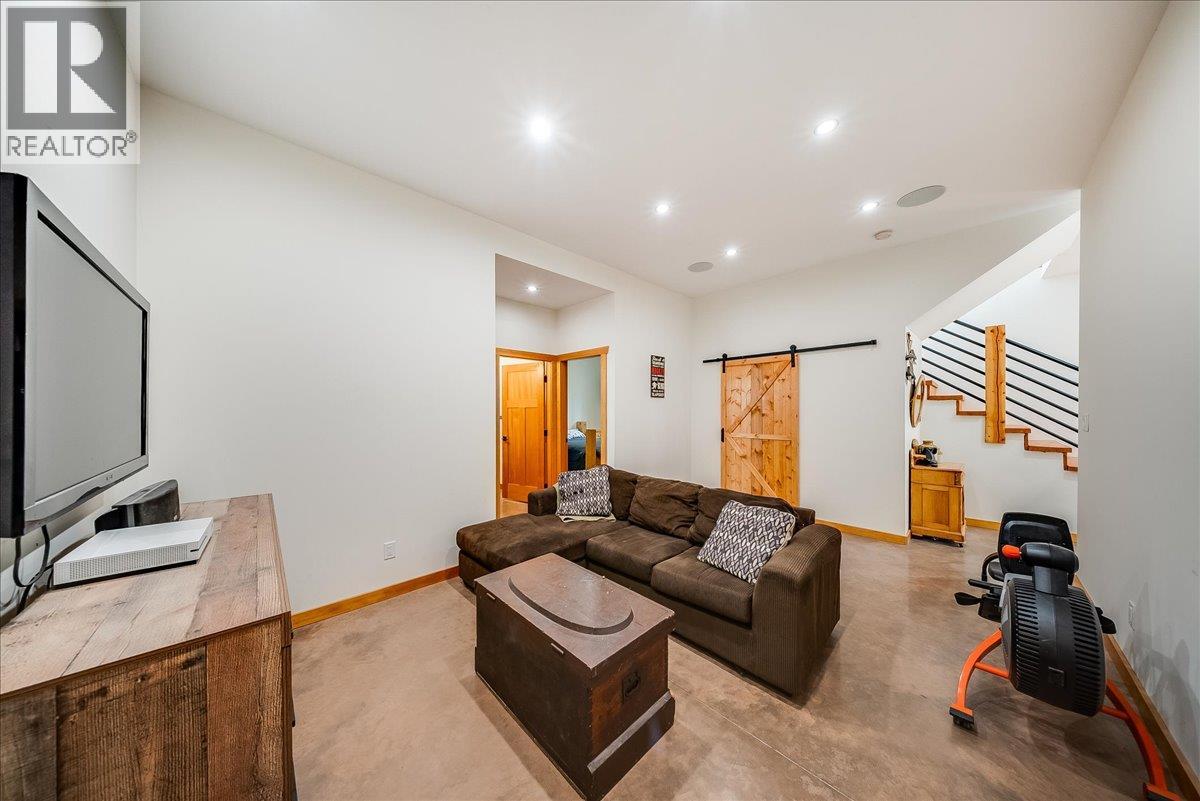 1715a Leroi Avenue, Rossland, British Columbia  V0G 1Y0 - Photo 32 - 10398986