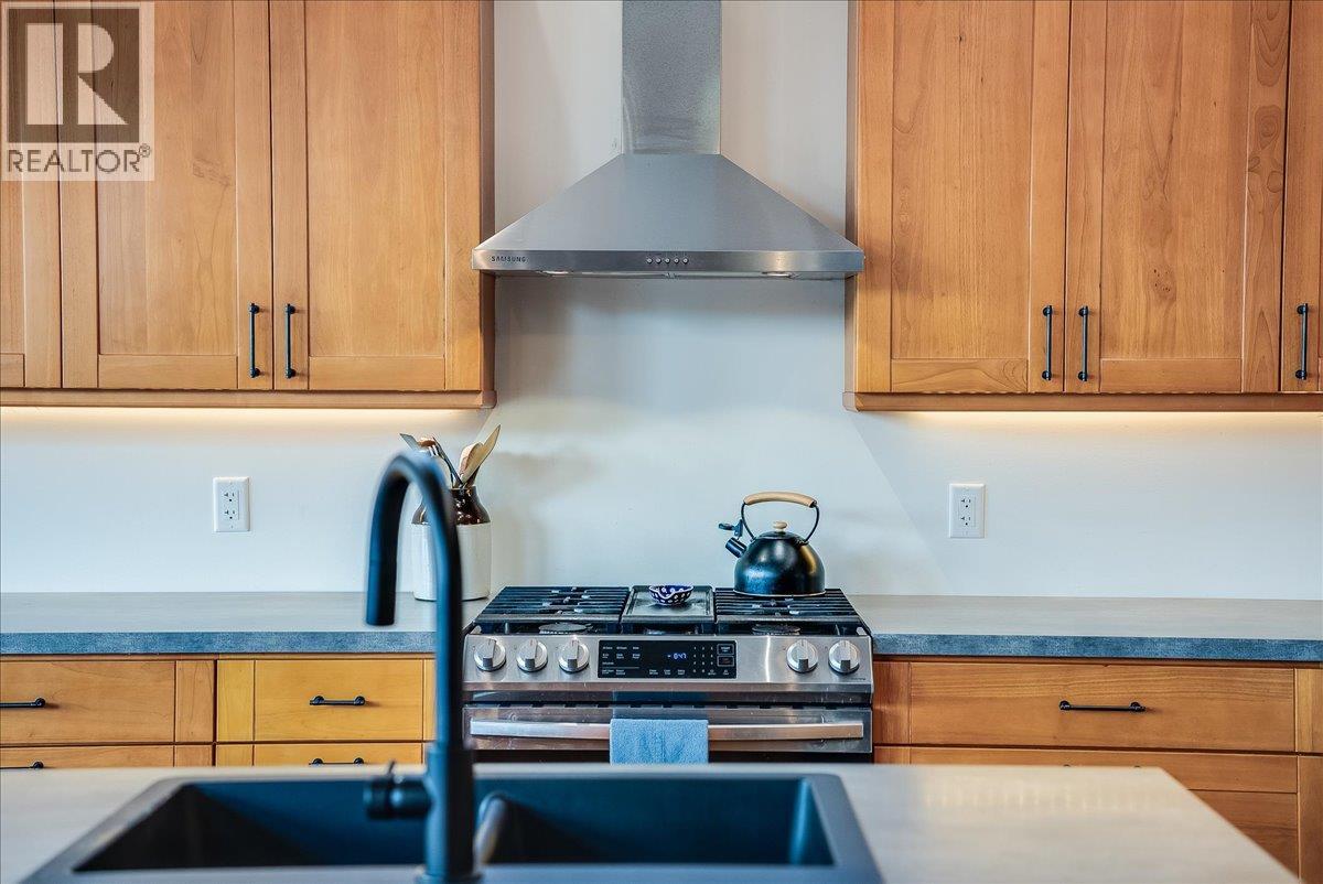 1715a Leroi Avenue, Rossland, British Columbia  V0G 1Y0 - Photo 4 - 10398986