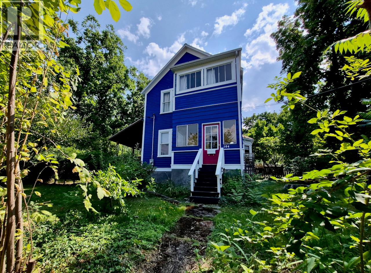 204 Chatham Street, Nelson, British Columbia  V1L 3Y9 - Photo 8 - 10398930