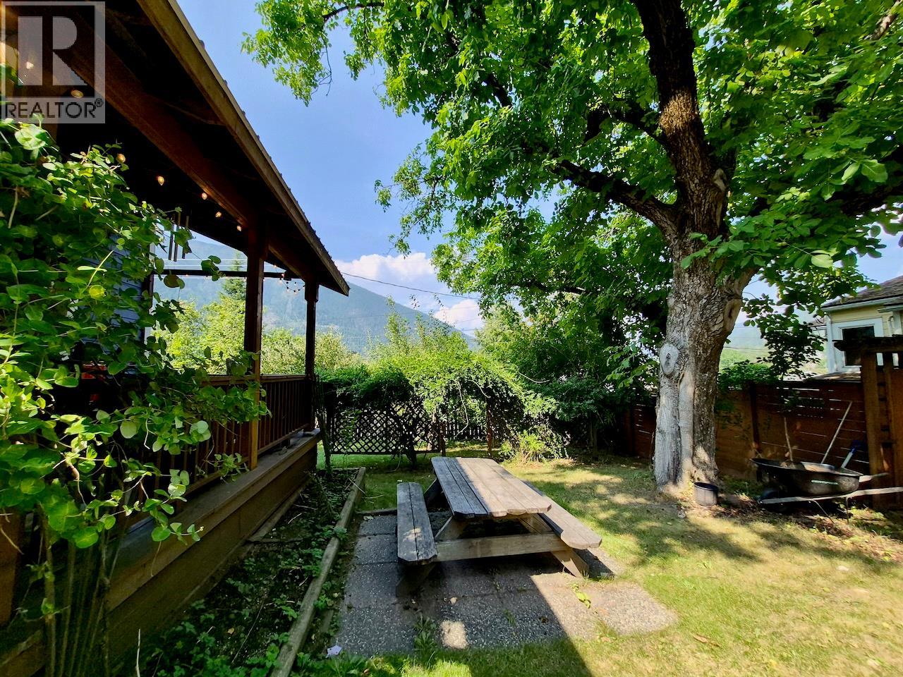 204 Chatham Street, Nelson, British Columbia  V1L 3Y9 - Photo 93 - 10398930
