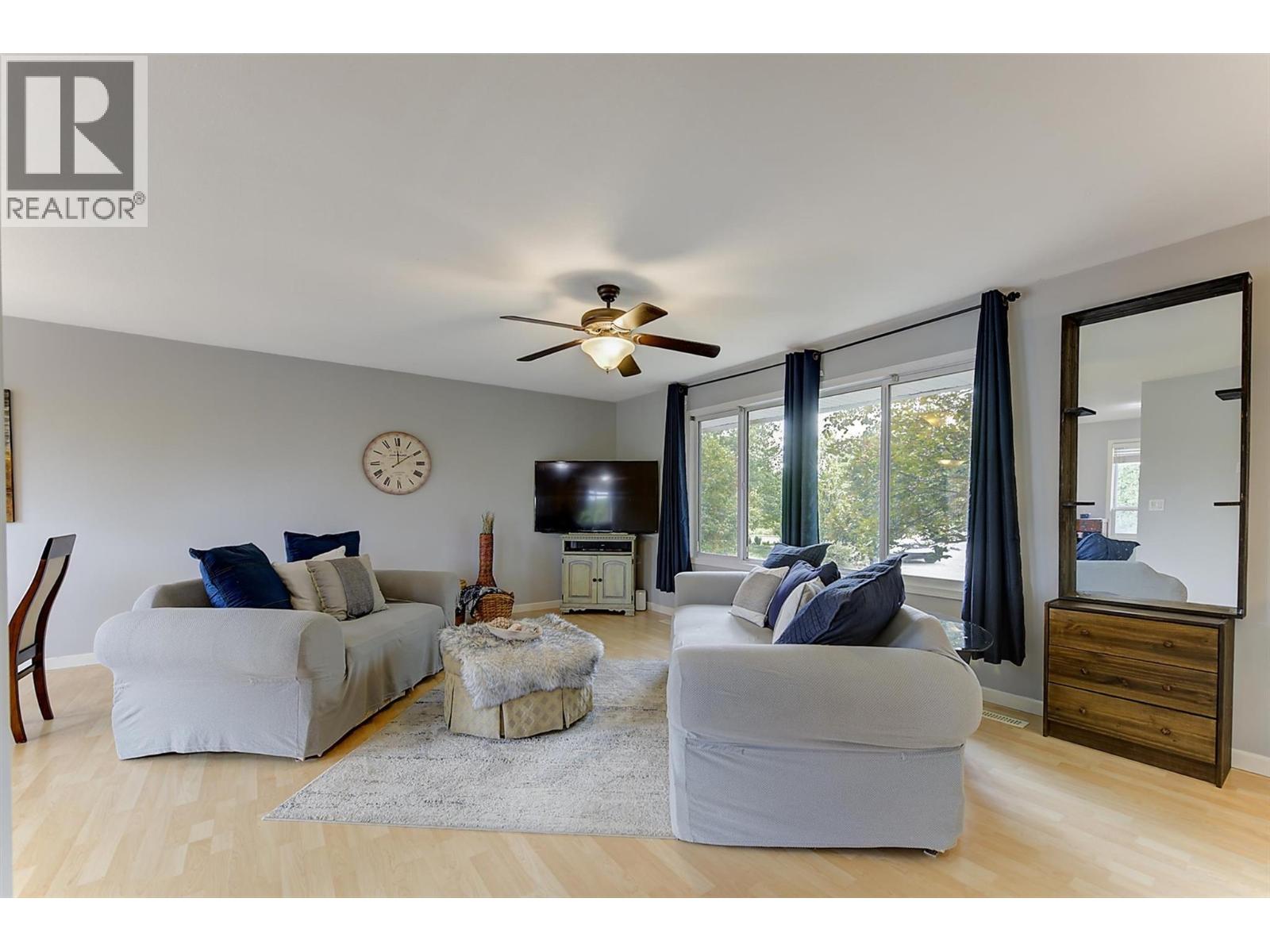 160 Leo Road, Kelowna, British Columbia  V1X 1E8 - Photo 4 - 10399180