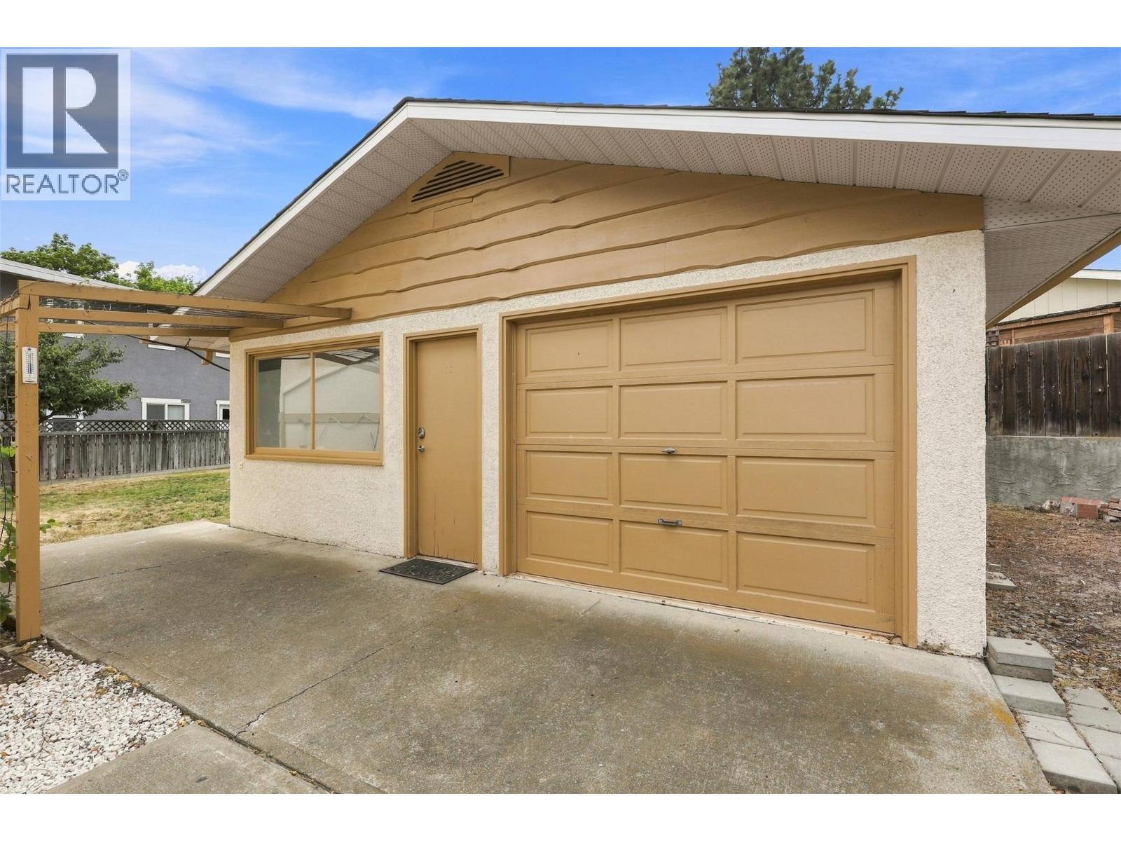 510 Huxley Place, Kamloops, British Columbia  V2B 5E5 - Photo 34 - 10398922