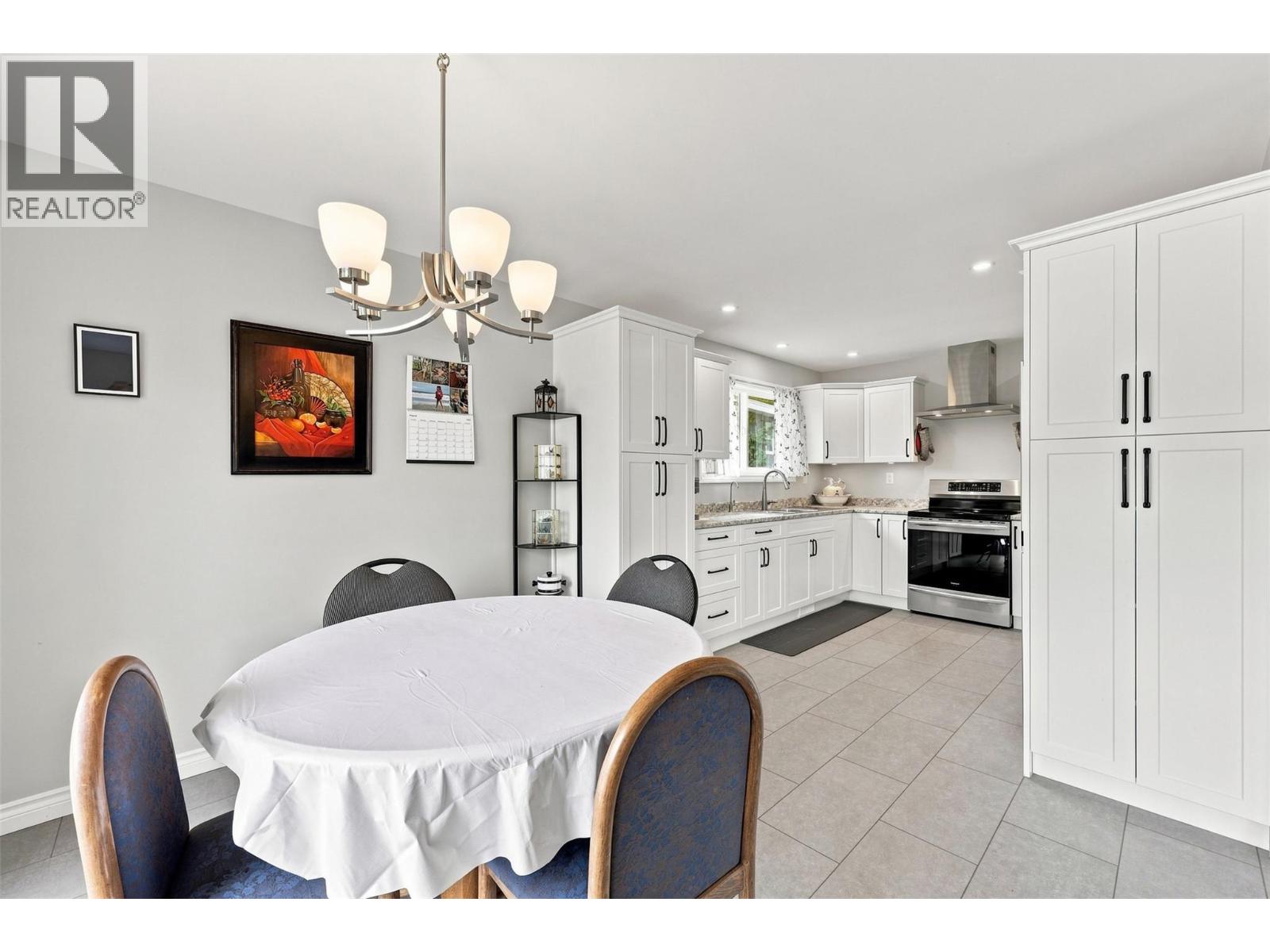 510 Huxley Place, Kamloops, British Columbia  V2B 5E5 - Photo 7 - 10398922