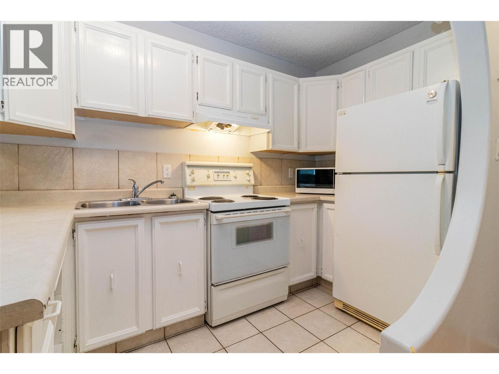 1685 Ufton Court Unit# 110, Kelowna, British Columbia  V1Y 8G7 - Photo 4 - 10399194