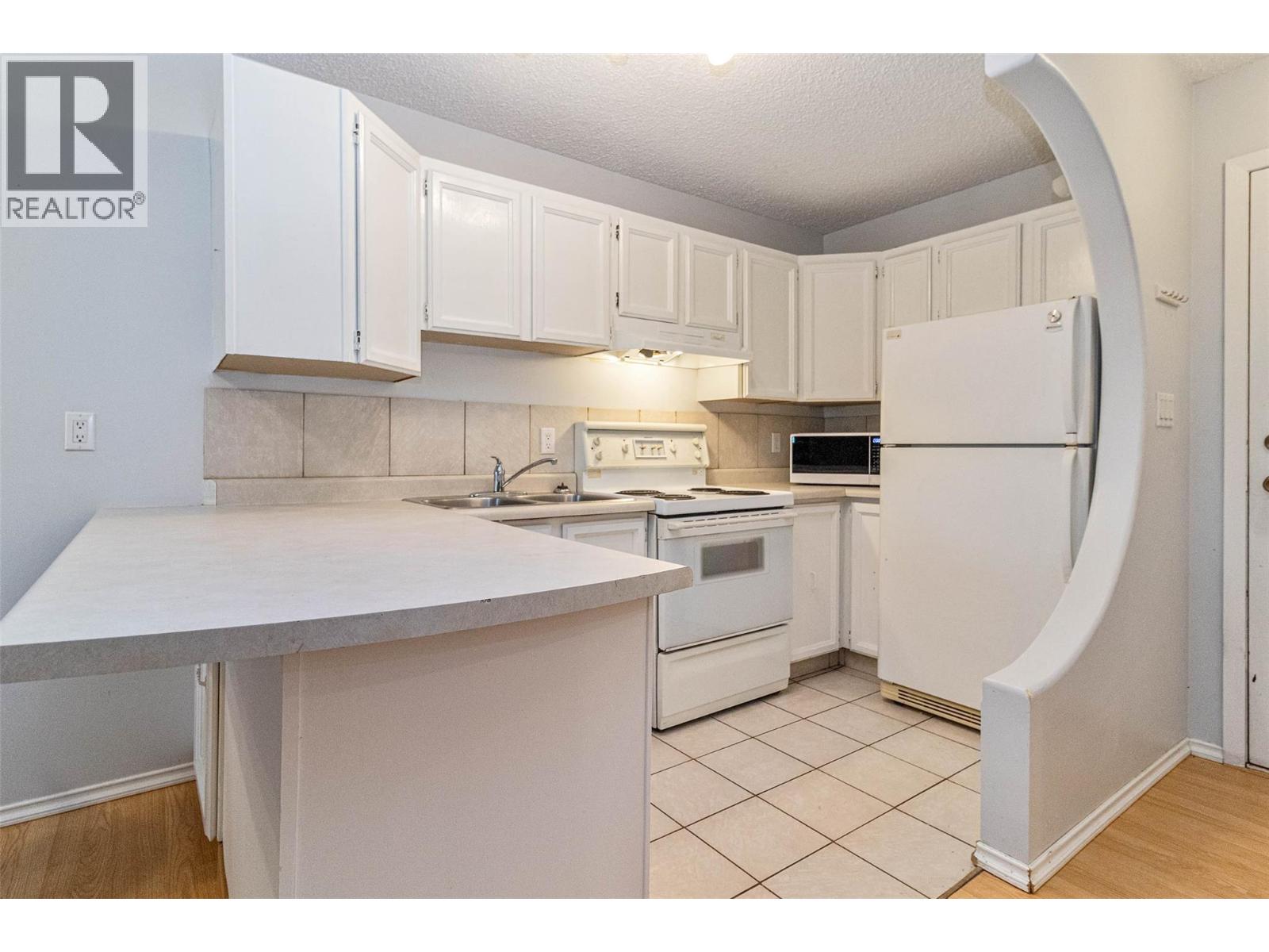 1685 Ufton Court Unit# 110, Kelowna, British Columbia  V1Y 8G7 - Photo 5 - 10399194