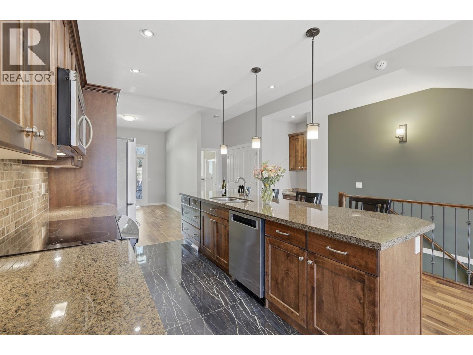 1637 Golf Ridge Way, Kamloops, British Columbia  V2H 0A5 - Photo 10 - 10398917
