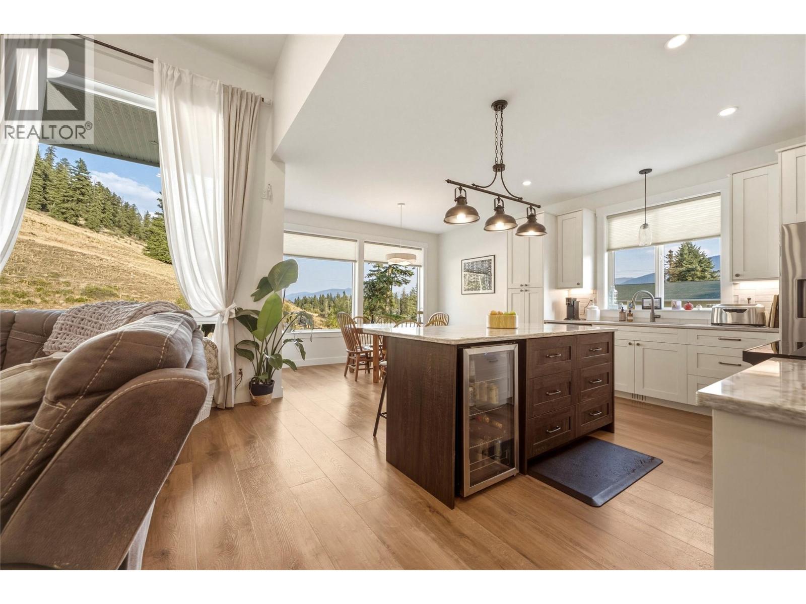 5531 6 Highway, Coldstream, British Columbia  V1B 3E2 - Photo 17 - 10399200