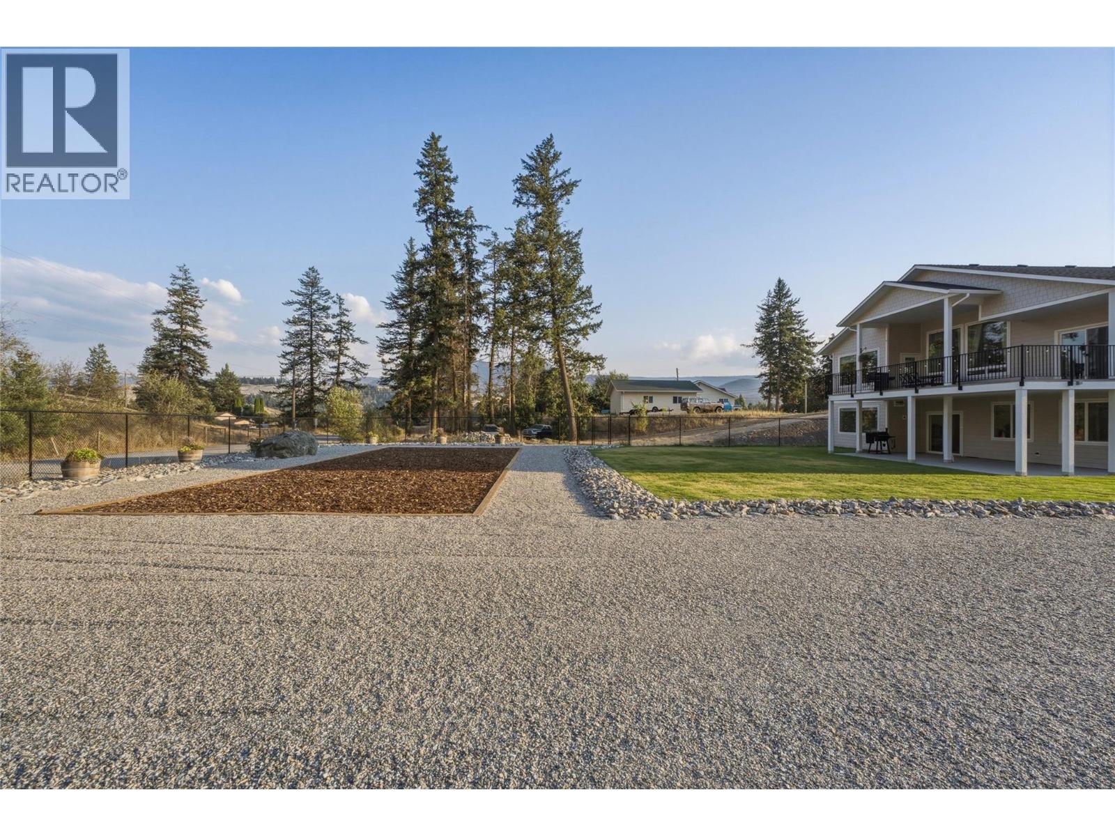 5531 6 Highway, Coldstream, British Columbia  V1B 3E2 - Photo 2 - 10399200