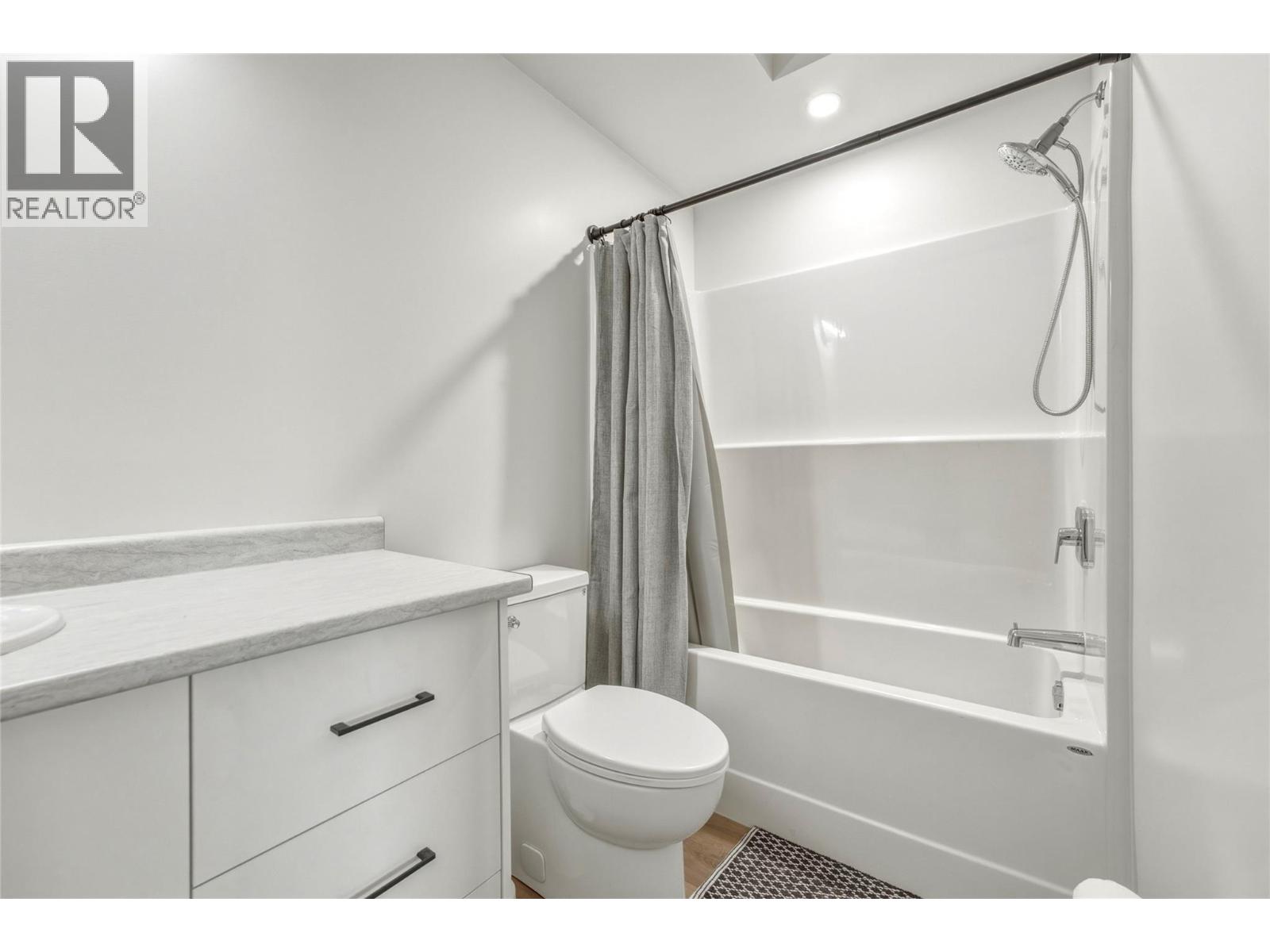5531 6 Highway, Coldstream, British Columbia  V1B 3E2 - Photo 63 - 10399200