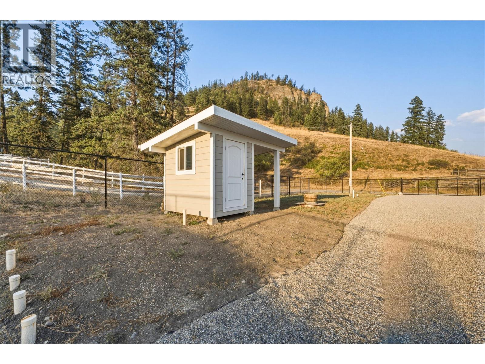 5531 6 Highway, Coldstream, British Columbia  V1B 3E2 - Photo 69 - 10399200