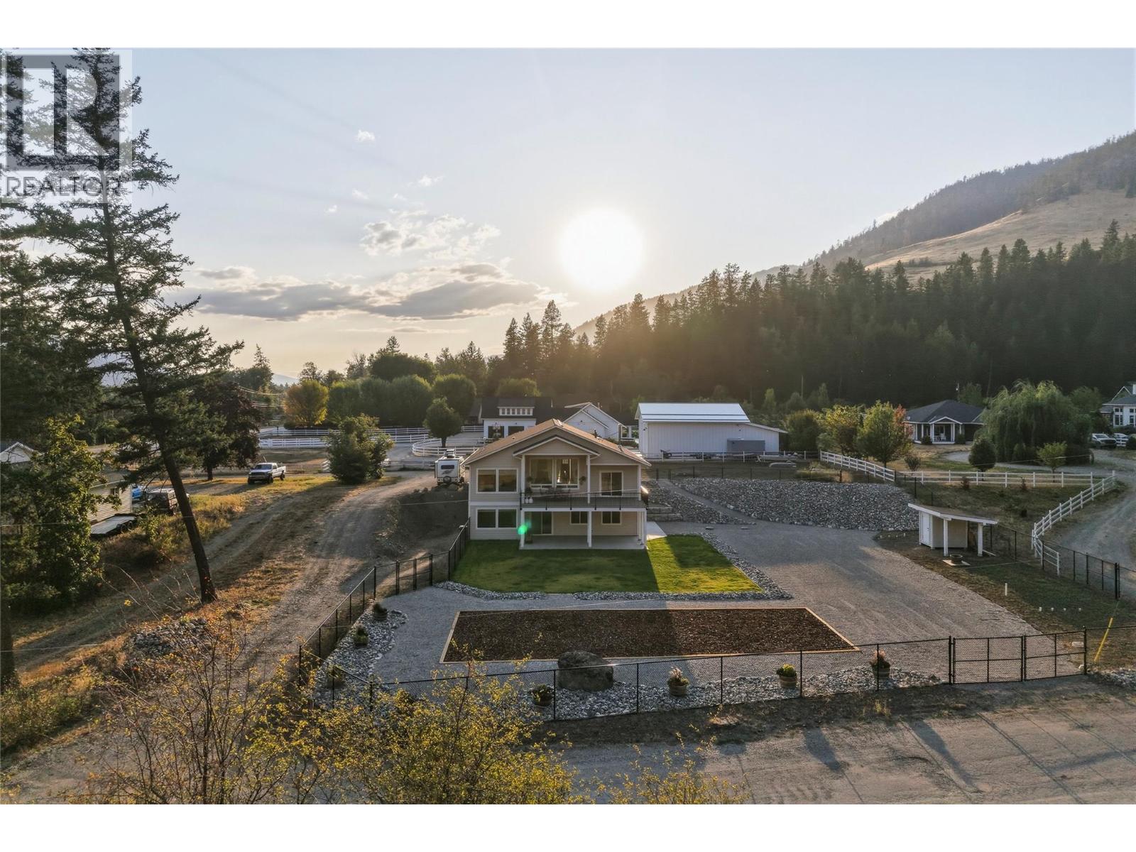5531 6 Highway, Coldstream, British Columbia  V1B 3E2 - Photo 77 - 10399200