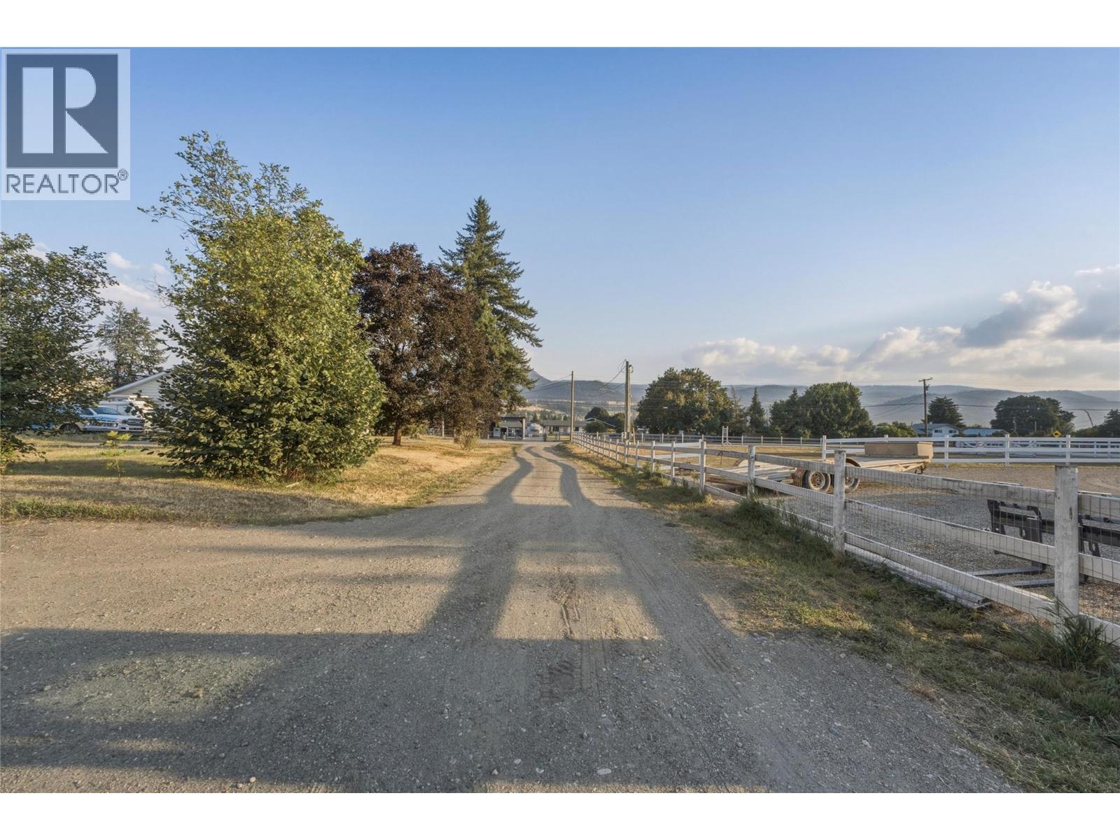 5531 6 Highway, Coldstream, British Columbia  V1B 3E2 - Photo 79 - 10399200