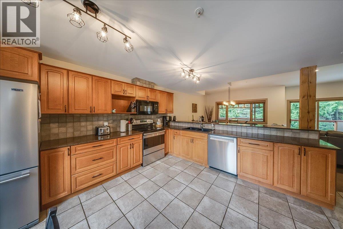 1003 Mountain View Road Unit# E, Rossland, British Columbia  V0G 1Y0 - Photo 2 - 10399205